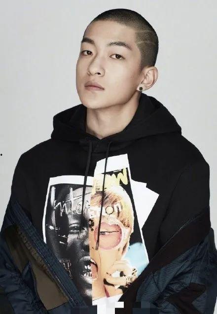 娱乐圈吃瓜屈楚萧是谁,娱乐圈吃瓜主角,揭秘其背后的故事